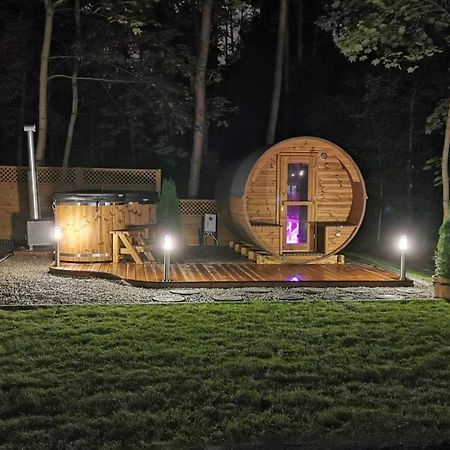 Gosciniec Lizawka Hotel Poznan Bagian luar foto