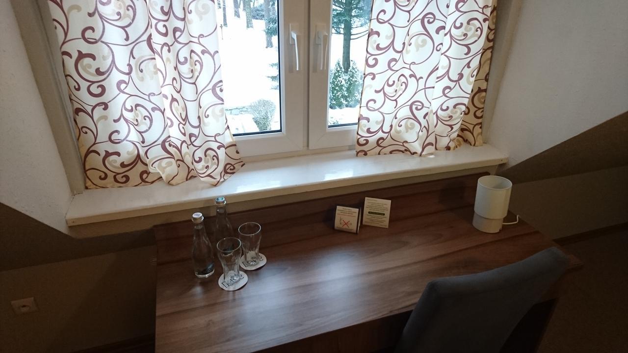 Gosciniec Lizawka Hotel Poznan Bagian luar foto
