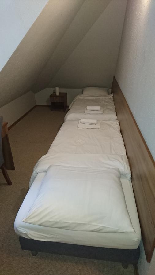 Gosciniec Lizawka Hotel Poznan Bagian luar foto