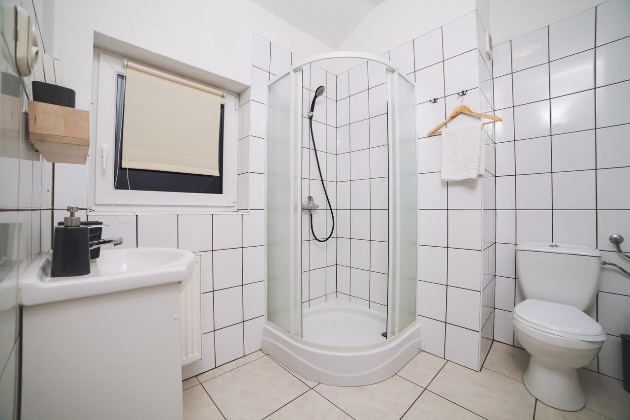 Gosciniec Lizawka Hotel Poznan Bagian luar foto