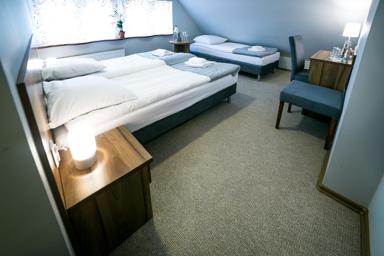 Gosciniec Lizawka Hotel Poznan Bagian luar foto