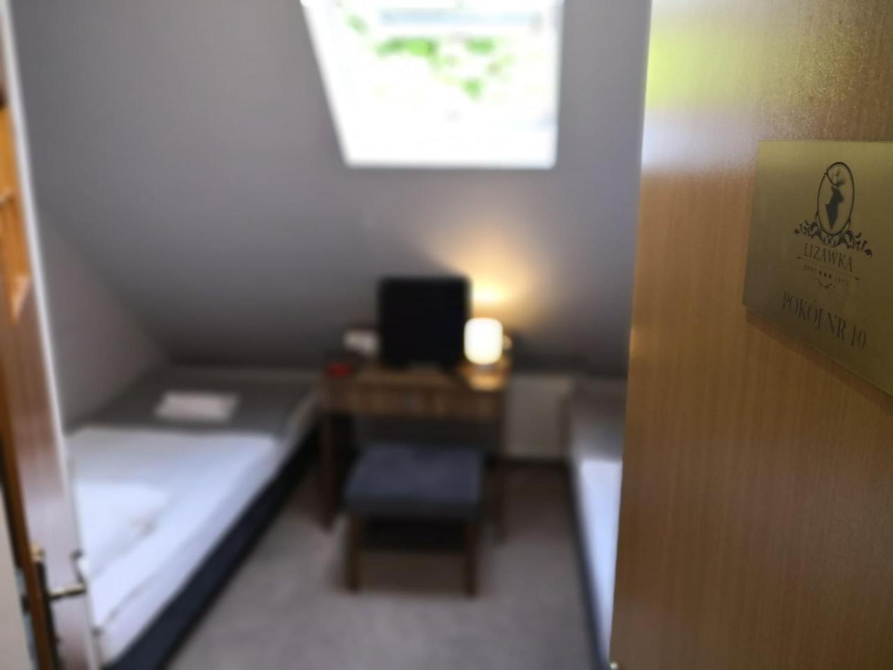 Gosciniec Lizawka Hotel Poznan Bagian luar foto